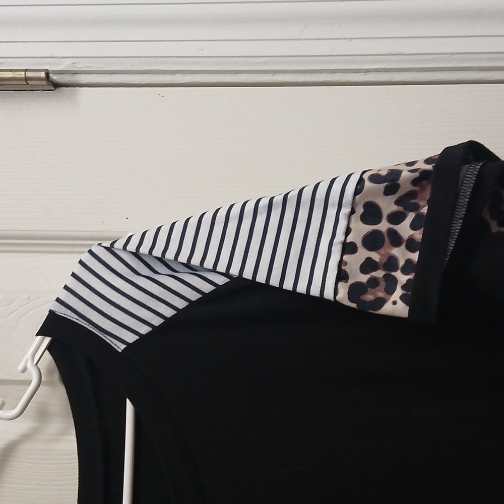 Leopard, Striped, And Solid Print Top Size XL - Picture 2 of 7